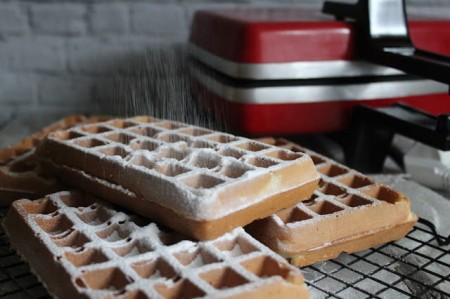 Gofry z cukrem puderm