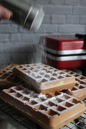 gofry z cukrem pudrem